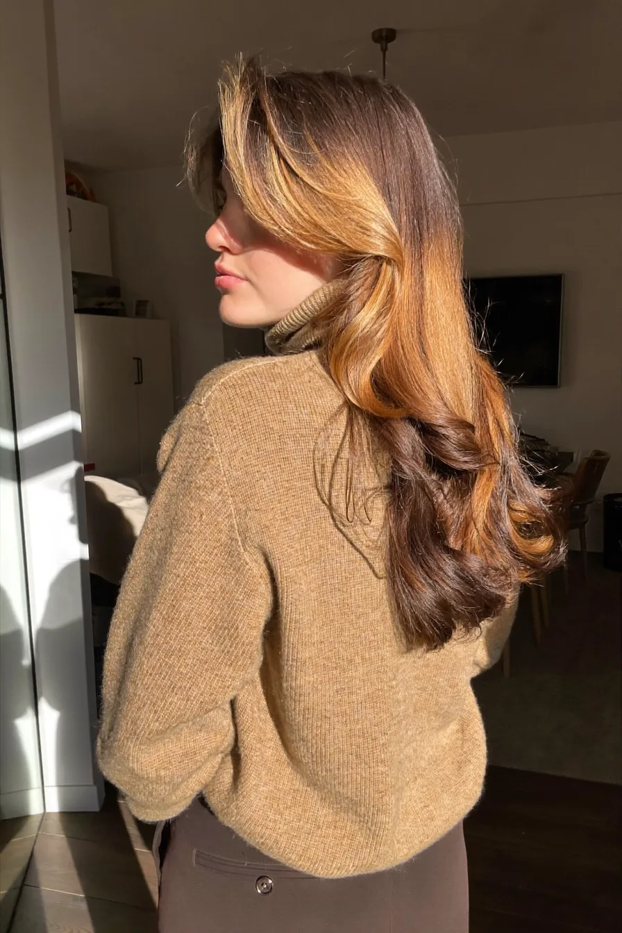 Voluminous Balayage Brunette Long Layered Hair with Face-Framing Highlights