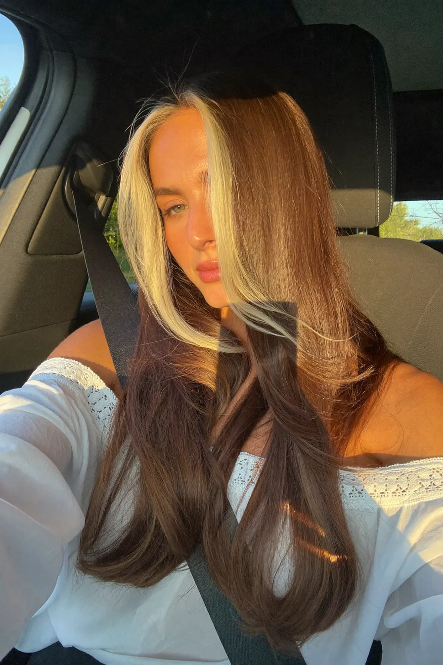 Extra-Long Layered Hair with Bold Face-Framing Highlights