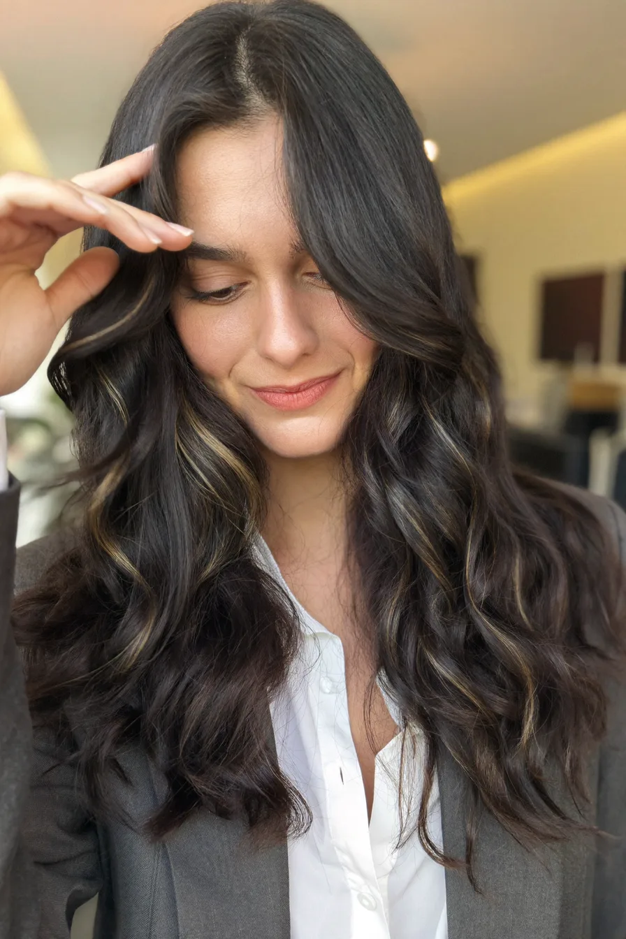 Soft, Face-Framing Mid-Back Length Layered Waves for Volume