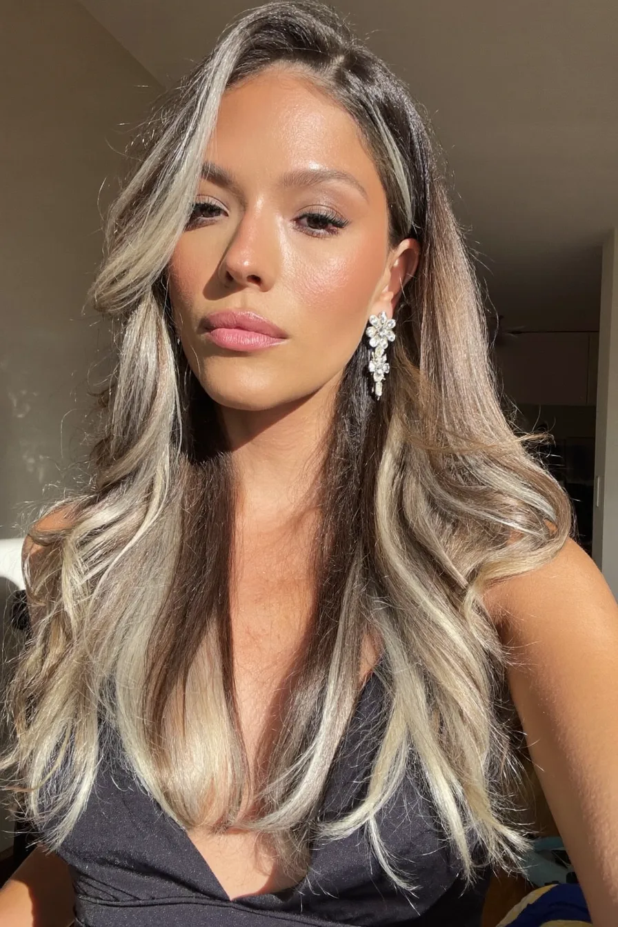 Sun-Kissed Balayage Blonde Wavy Long Layered Glamour Cut