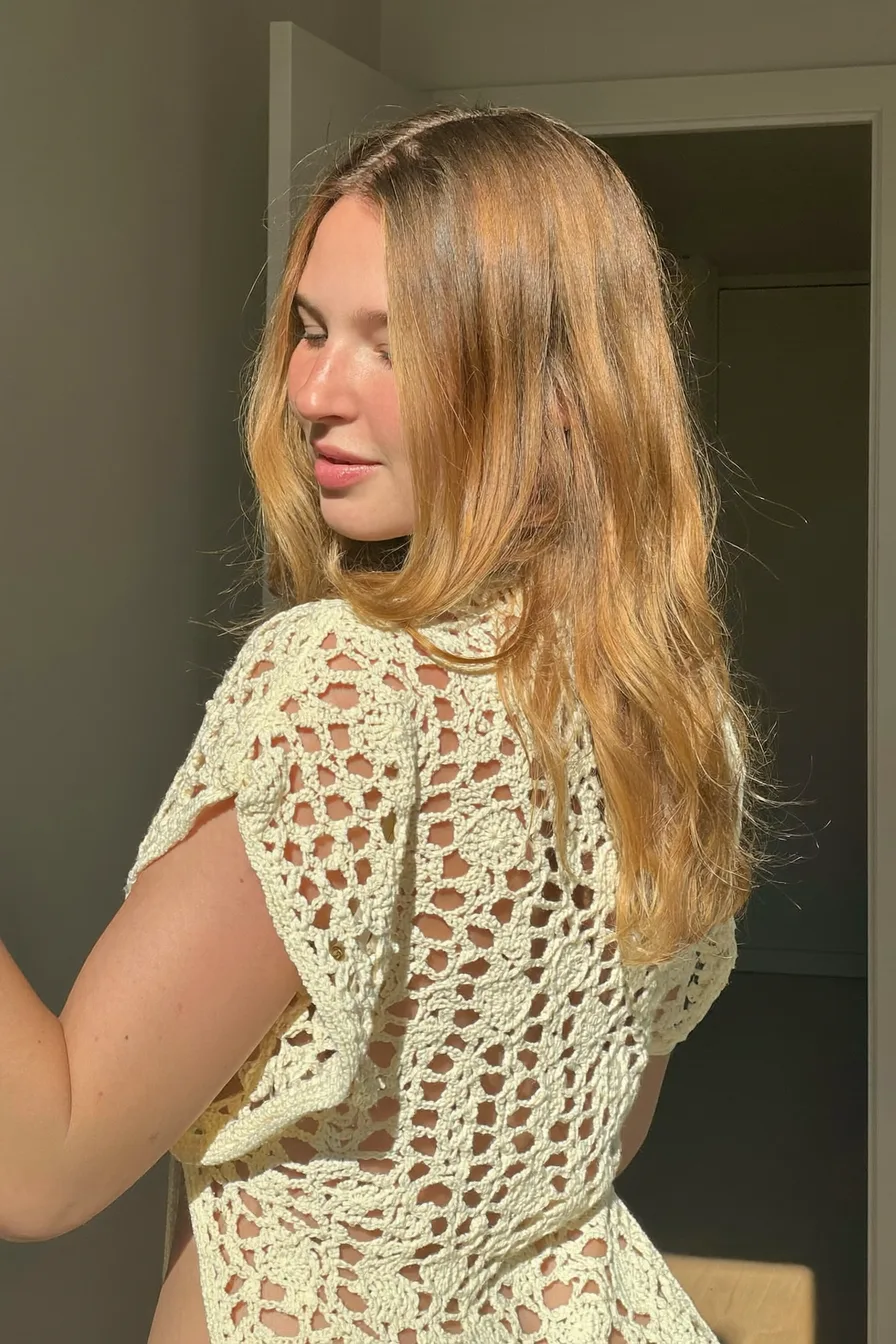 Sunlit Honey Blonde Wavy Long Layered Hair for Effortless Shine
